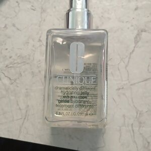 clinique dramatically different gelee